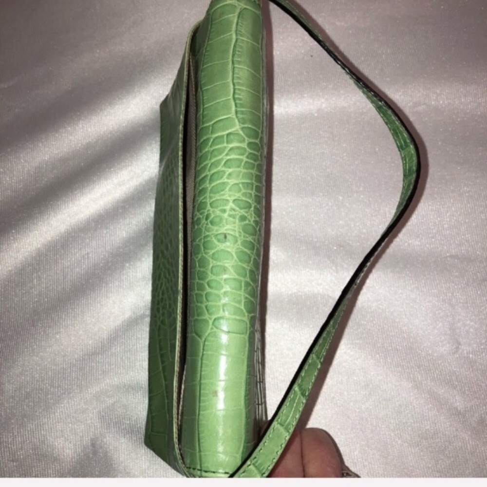Kate Spade green apple faux croc clutch wristlet - Picture 6 of 8